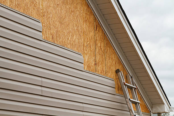 Professional Siding Contractor technician working in Turtle Creek, PA